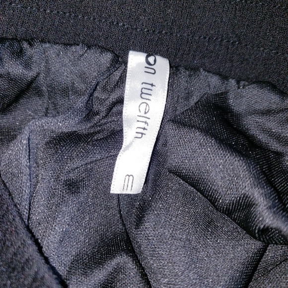 🎈 A little pair of dressy shorts ~ Medium - Picture 5 of 7